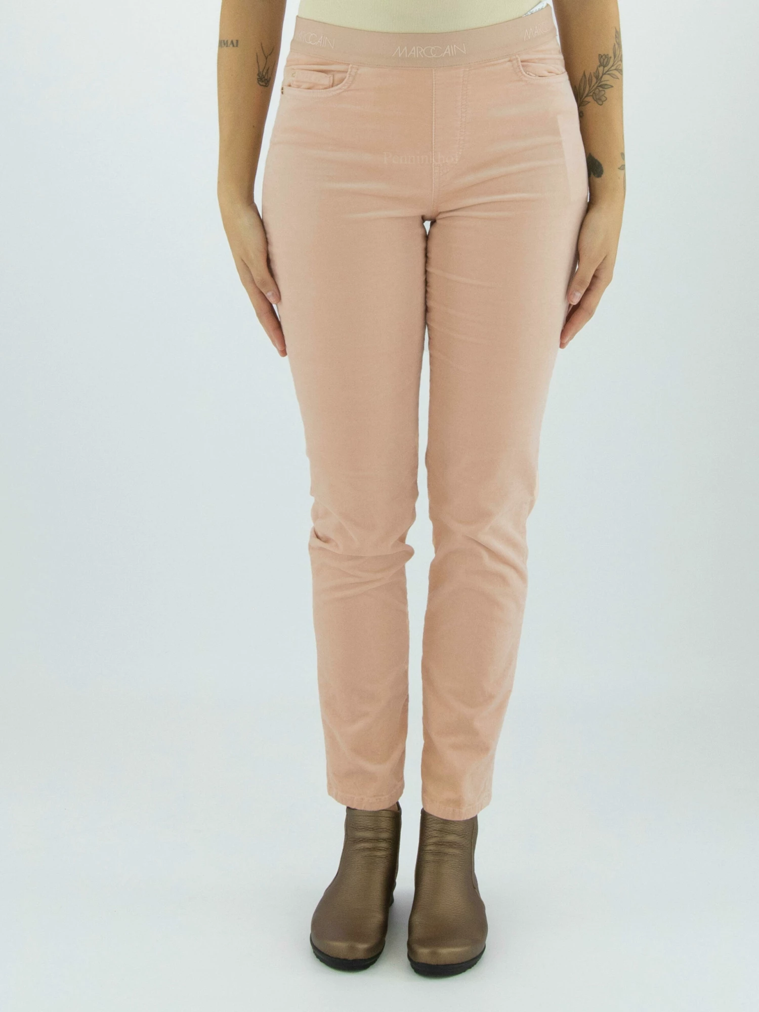 Marc Cain VC 81.15 W48 Pantalons Poeder 4 Marc Cain VC 81.15 W48 Pantalons Poeder - Afbeelding 2