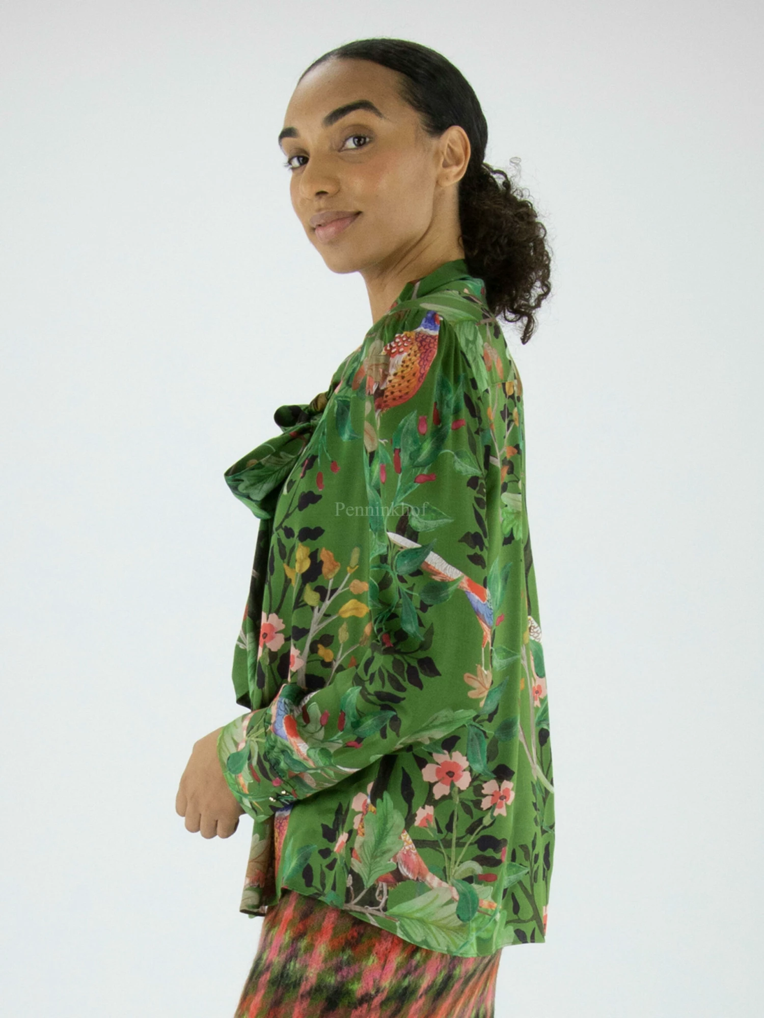 Marc Cain VC 51.37 W64 Blouse Groen 5 Marc Cain VC 51.37 W64 Blouse Groen - Afbeelding 3