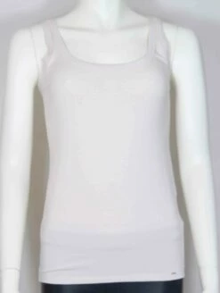 Voorkant 52 Marc Cain BC6110 J01 Tops Roomwit