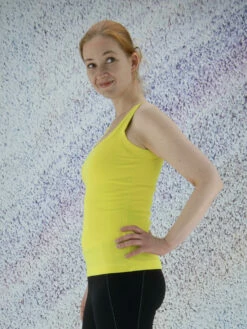 Marc Cain +E61.25 J50 Tops Geel -PENNINKHOF MODE Winkel 130000795 3