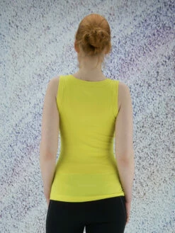 Marc Cain +E61.25 J50 Tops Geel -PENNINKHOF MODE Winkel 130000795 4