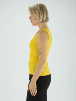 Marc Cain ++ 61.25 J50 Tops Geel -PENNINKHOF MODE Winkel 130000830 3