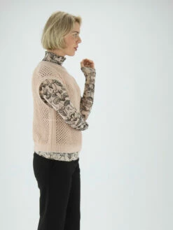 Marc Cain VC 42.02 M27 Tops Beige -PENNINKHOF MODE Winkel 134000066 5