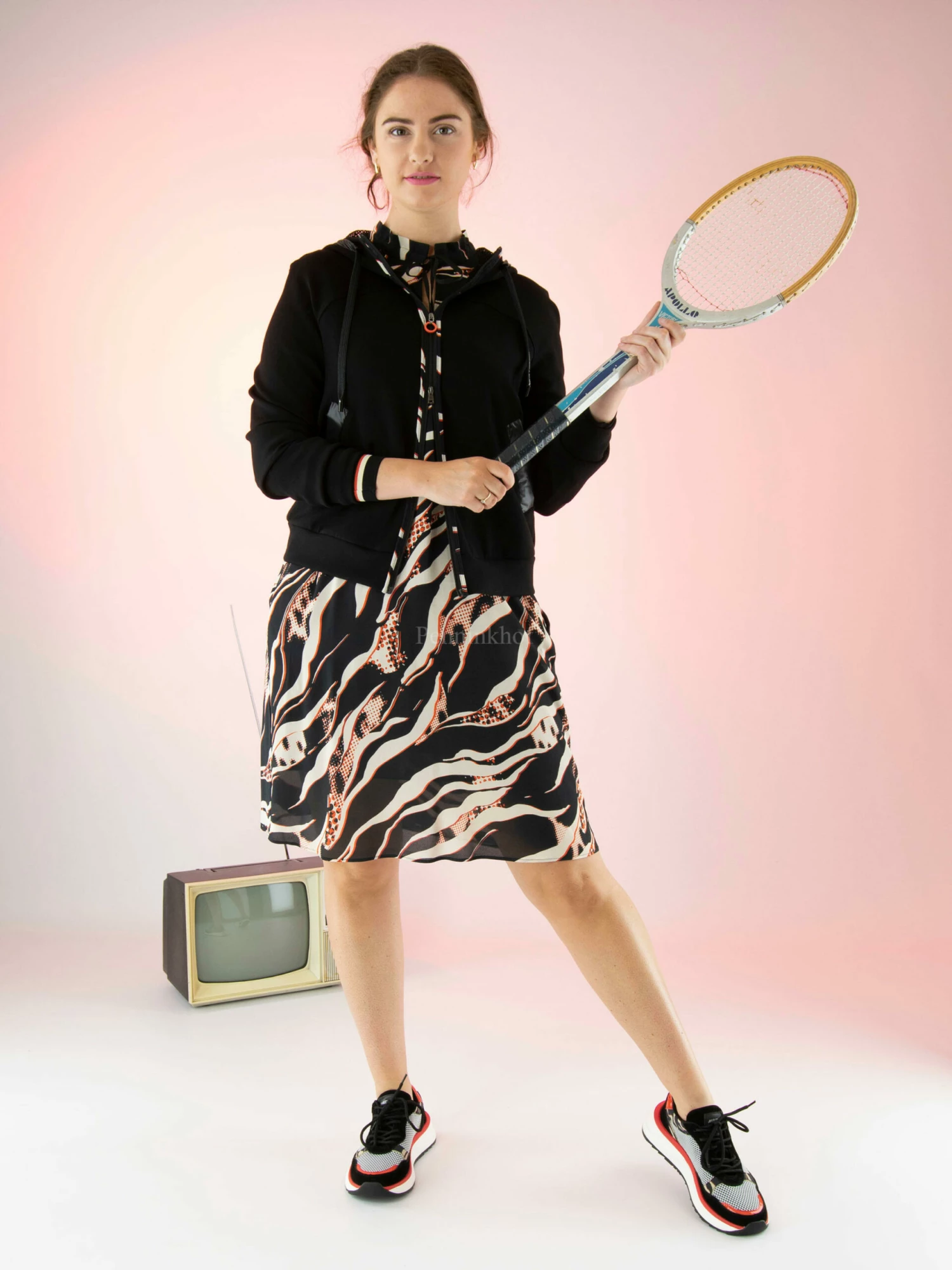 Marc Cain VS 21.03 W38 Jurken Zwart 9 Marc Cain VS 21.03 W38 Jurken Zwart - Afbeelding 7