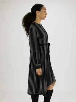 High LIMITLESS 721602 Jurken Zwart 15 High LIMITLESS 721602 Jurken Zwart -PENNINKHOF MODE Winkel 160100696 5