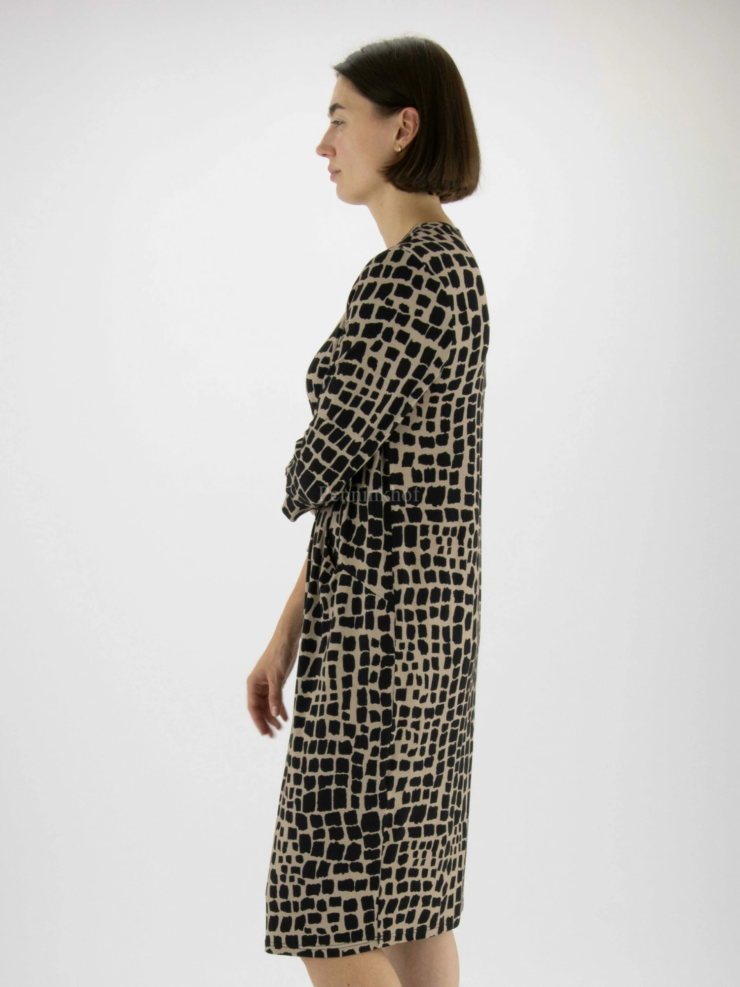 Joseph Ribkoff 233073 Jurken Taupe 5 Joseph Ribkoff 233073 Jurken Taupe - Afbeelding 3