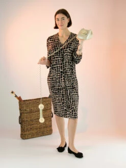 Joseph Ribkoff 233073 Jurken Taupe 17 Joseph Ribkoff 233073 Jurken Taupe -PENNINKHOF MODE Winkel 160100723 7