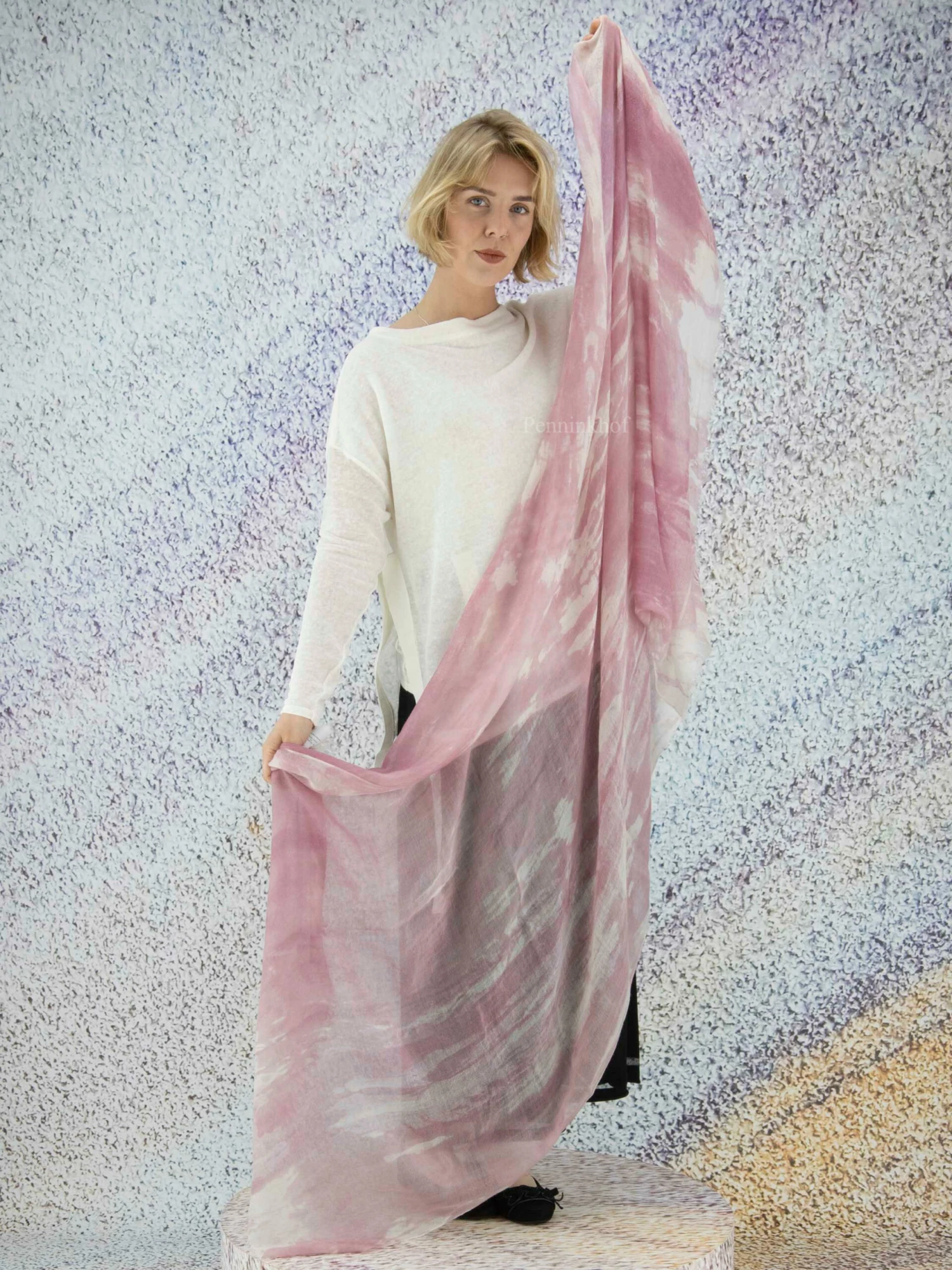 Annette Görtz OCEAN 36404 Shawls Rood 5 Annette Görtz OCEAN 36404 Shawls Rood - Afbeelding 3