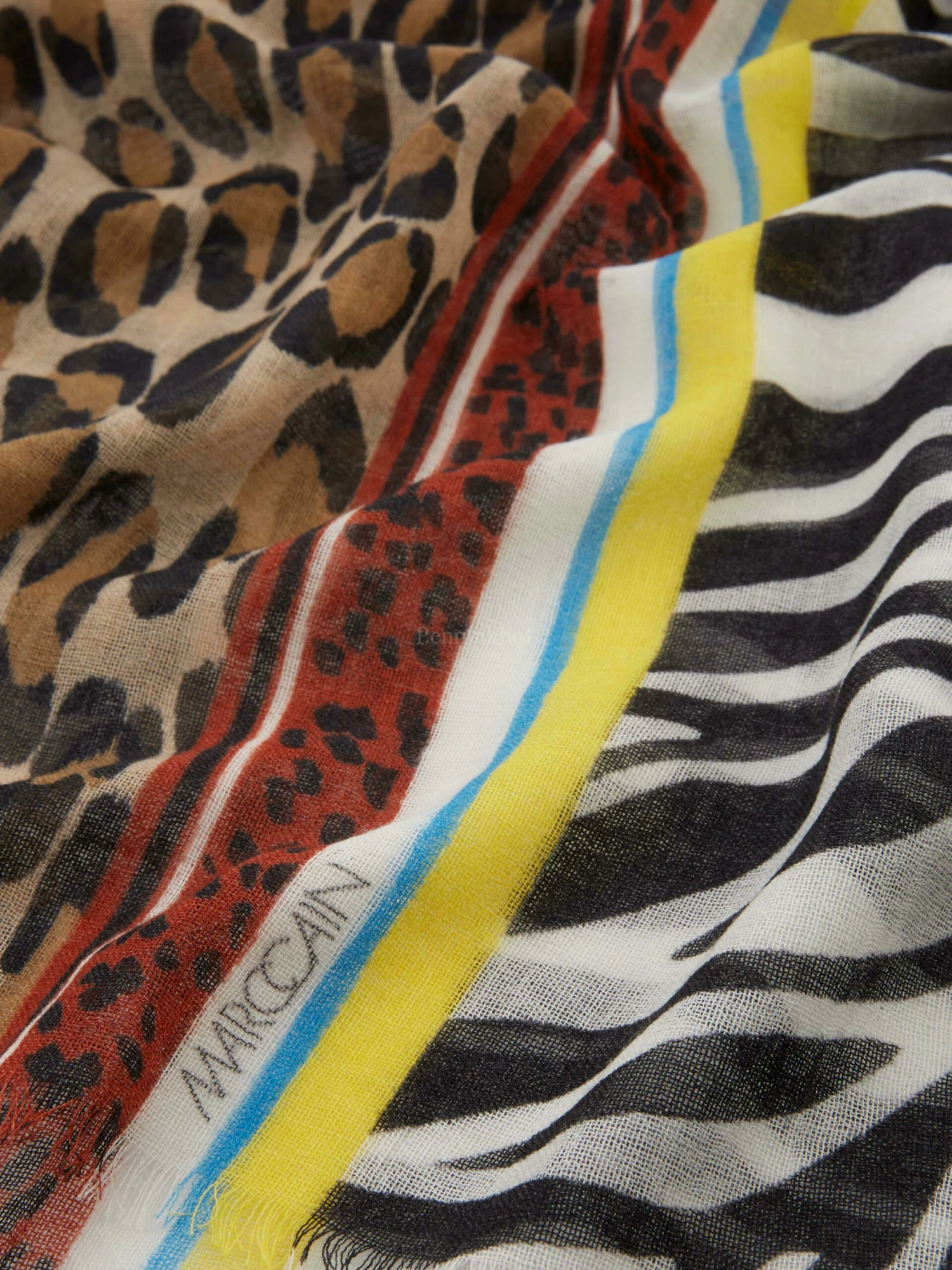 Marc Cain VS B4.12 Z24 Shawls Bruin 4 Marc Cain VS B4.12 Z24 Shawls Bruin - Afbeelding 2