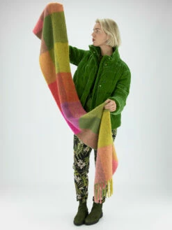 Marc Cain VC B4.13 Z46 Shawls Roze -PENNINKHOF MODE Winkel 301000900 3